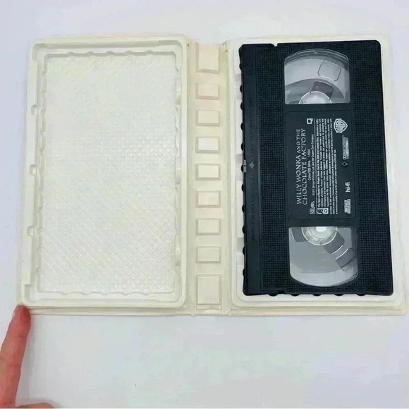 WB's Willy Wonka & The Chocolate Factory VHS Tape, #14546 - Picture 4 of 8